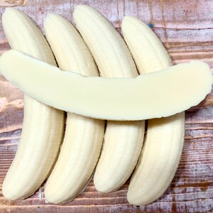 Candle: Embeds or Melts- Banana Halves